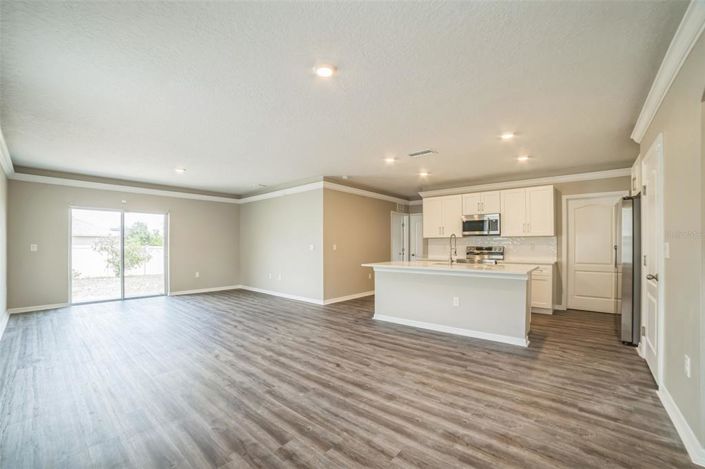 Image No.16-5 Bed Property for sale