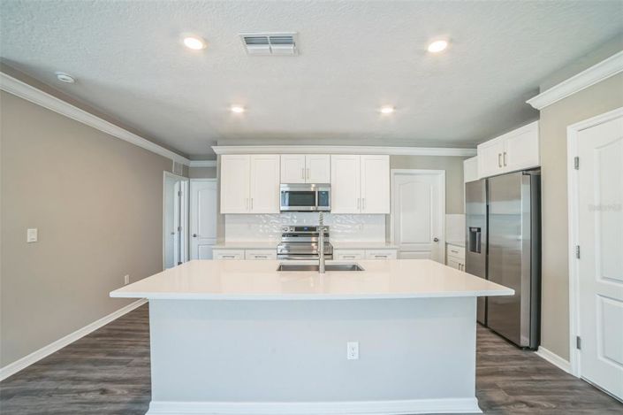 Image No.17-5 Bed Property for sale