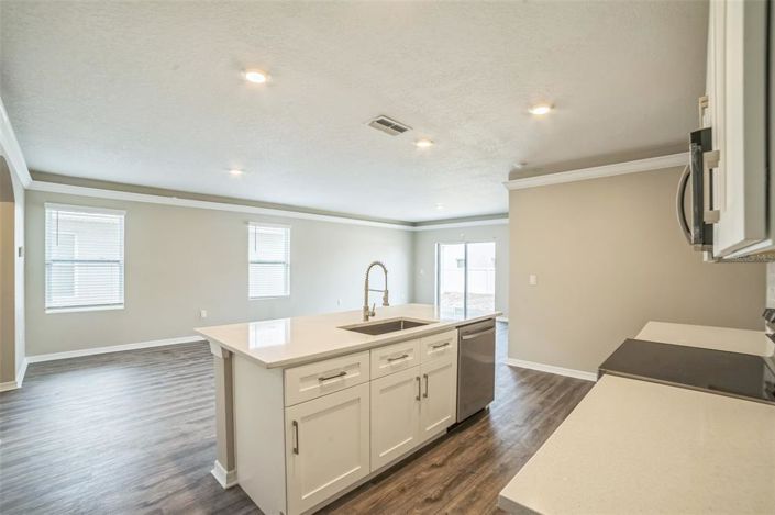 Image No.20-5 Bed Property for sale