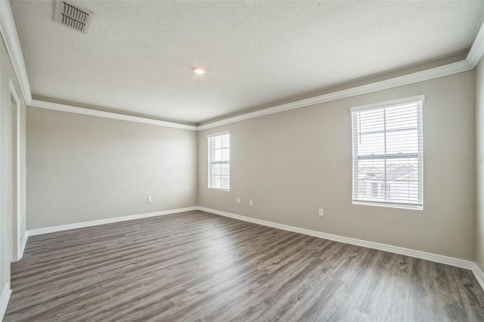 Image No.23-5 Bed Property for sale