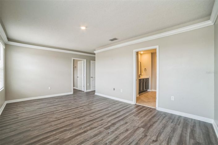 Image No.25-5 Bed Property for sale