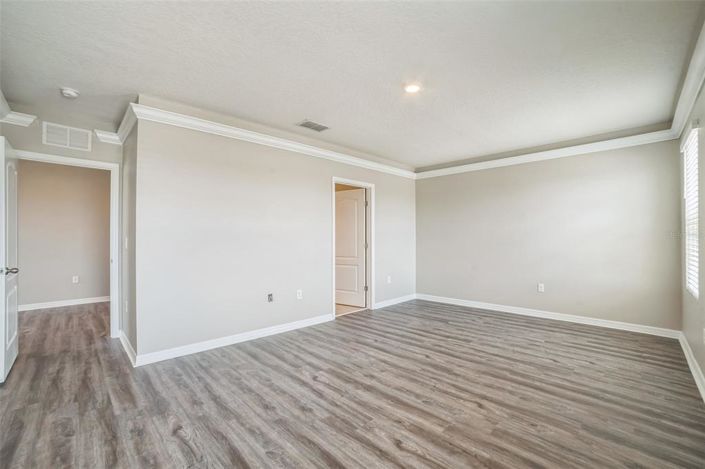 Image No.48-5 Bed Property for sale