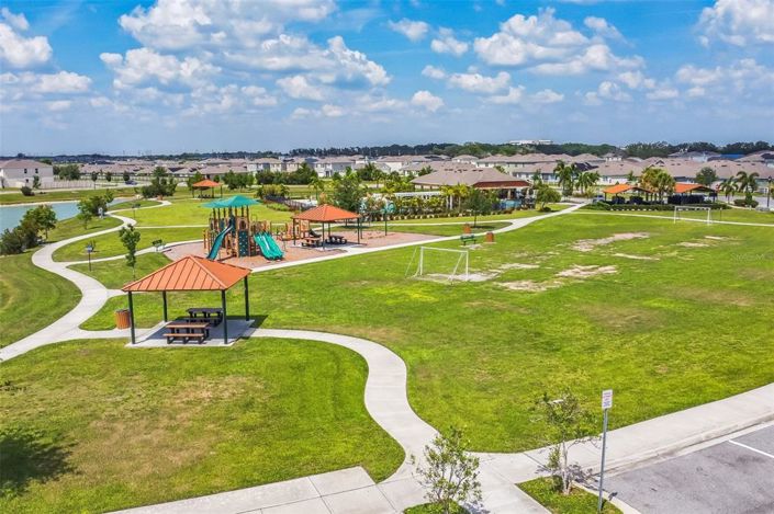 Image No.8-5 Bed Property for sale