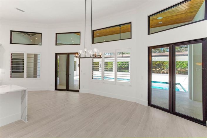 Image No.19-5 Bed Property for sale