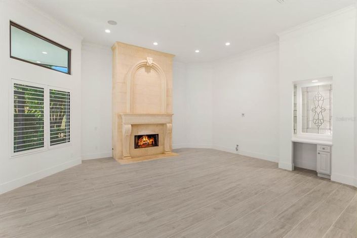 Image No.21-5 Bed Property for sale