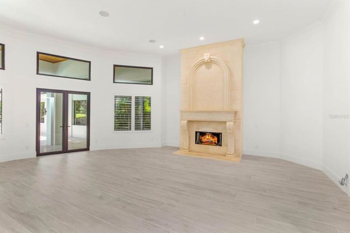 Image No.22-5 Bed Property for sale