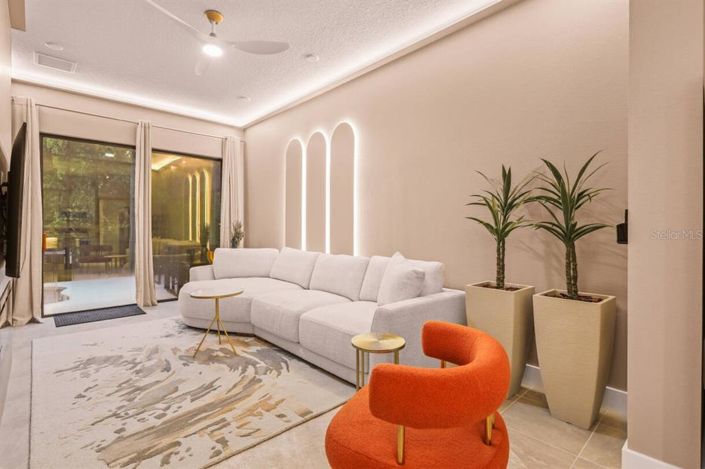 Image No.13-5 Bed Townhouse for sale