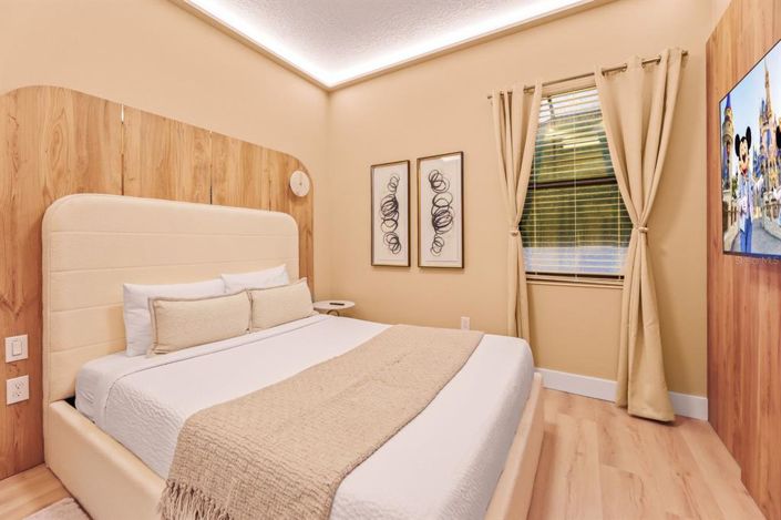 Image No.18-5 Bed Townhouse for sale