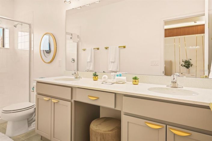 Image No.25-5 Bed Townhouse for sale