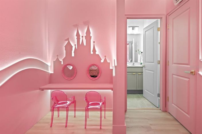 Image No.36-5 Bed Townhouse for sale