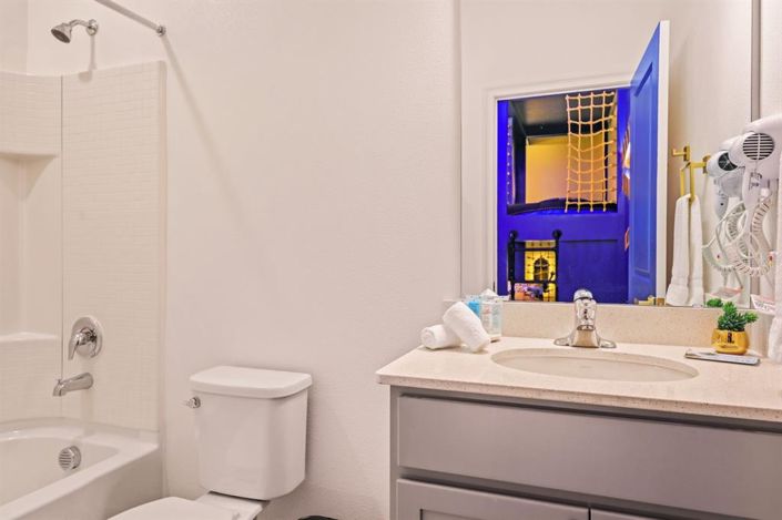 Image No.43-5 Bed Townhouse for sale