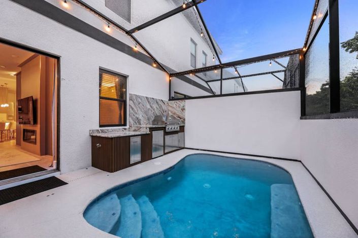 Image No.52-5 Bed Townhouse for sale