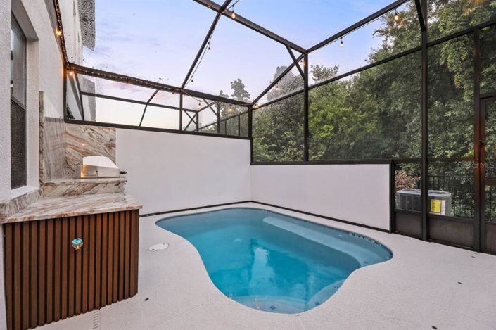 Image No.53-5 Bed Townhouse for sale