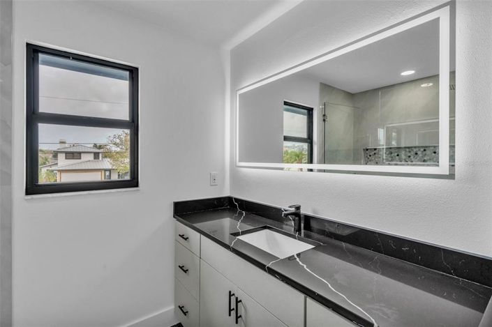 Image No.23-4 Bed Property for sale