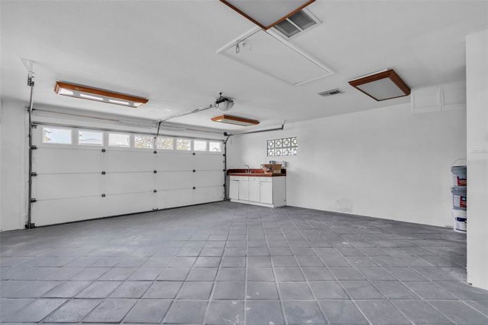 Image No.28-4 Bed Property for sale