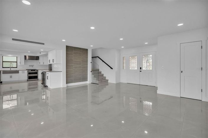 Image No.9-4 Bed Property for sale