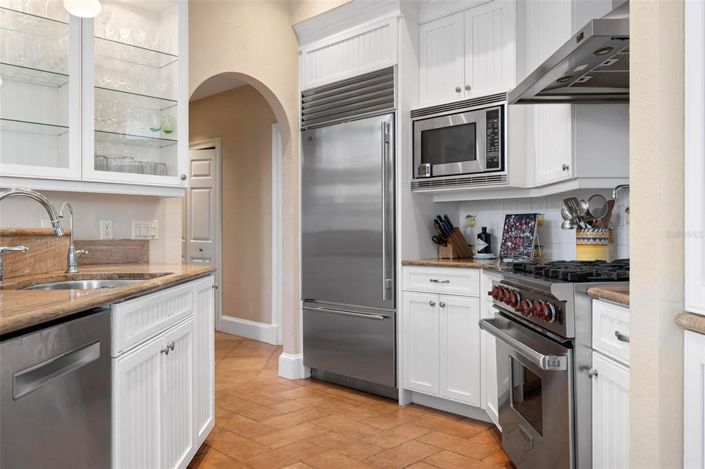 Image No.12-3 Bed Property for sale