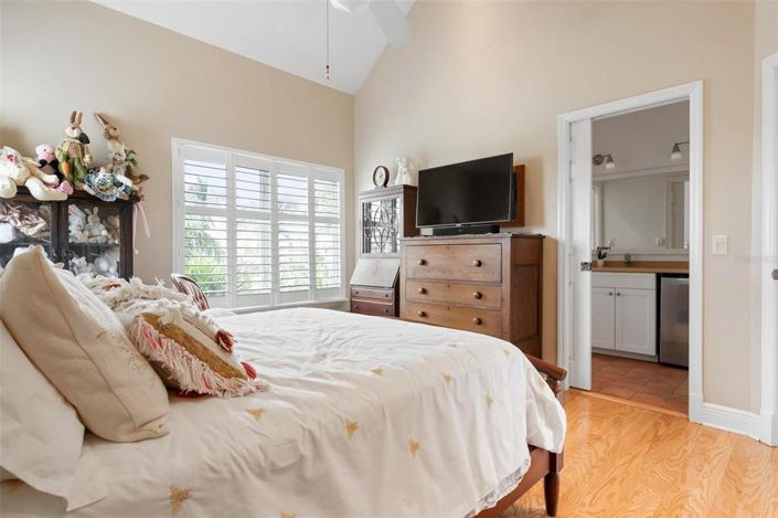 Image No.17-3 Bed Property for sale