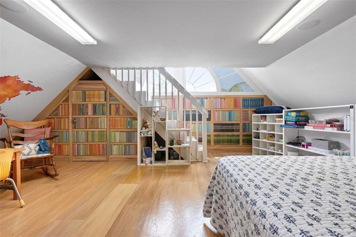 Image No.19-3 Bed Property for sale