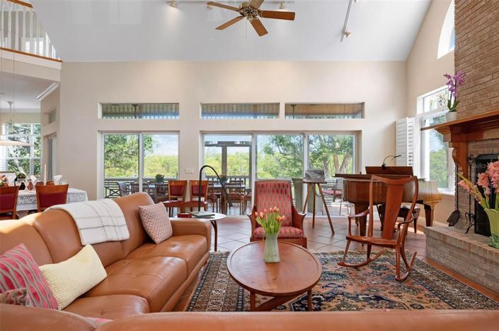 Image No.23-3 Bed Property for sale