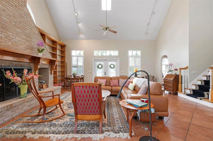 Image No.27-3 Bed Property for sale