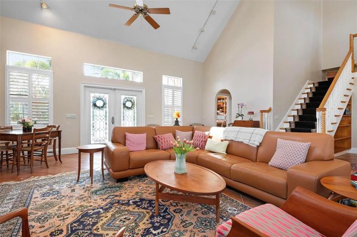 Image No.28-3 Bed Property for sale