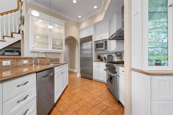 Image No.32-3 Bed Property for sale