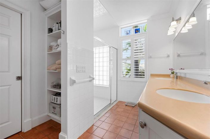 Image No.35-3 Bed Property for sale