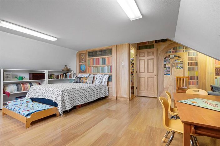 Image No.40-3 Bed Property for sale