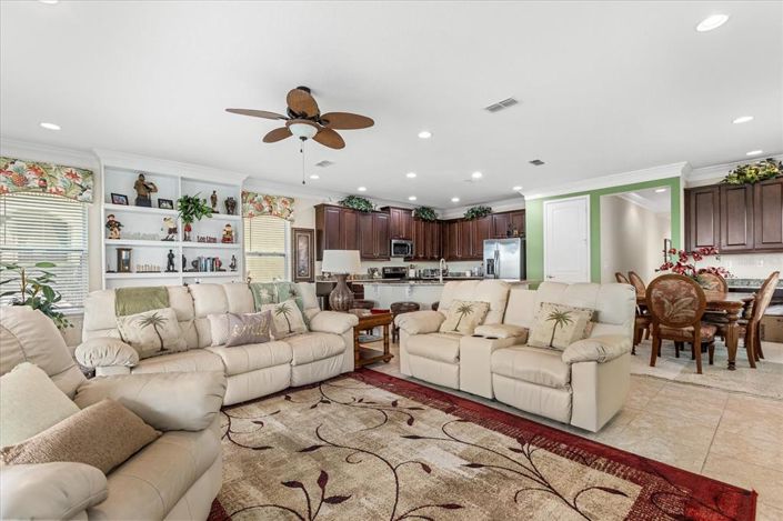 Image No.11-5 Bed Property for sale