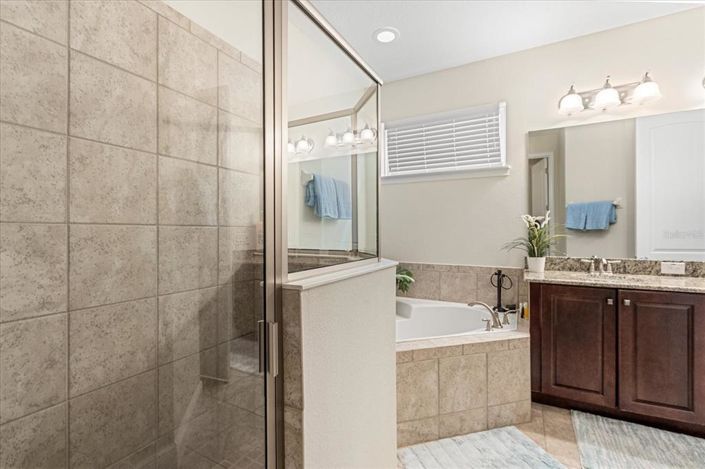 Image No.18-5 Bed Property for sale