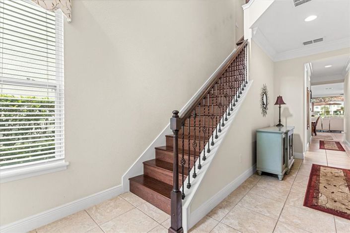 Image No.19-5 Bed Property for sale