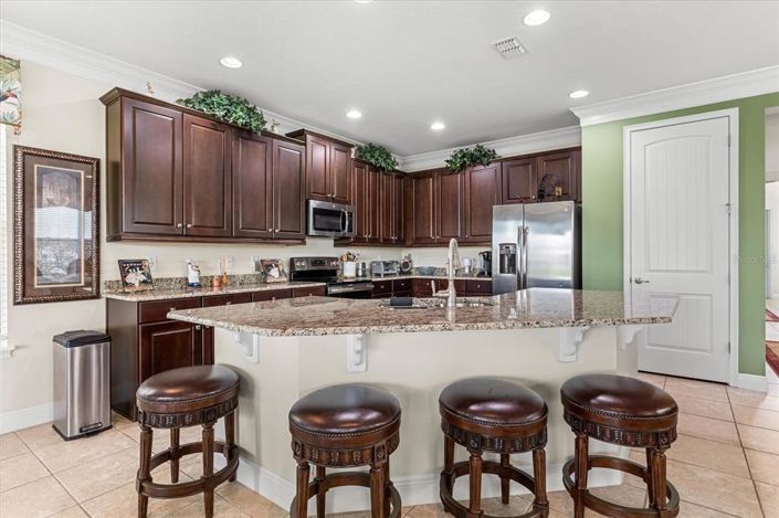 Image No.4-5 Bed Property for sale