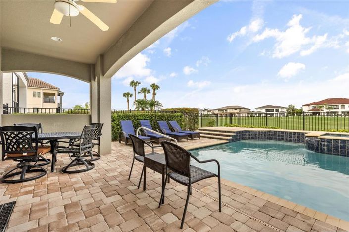 Image No.44-5 Bed Property for sale