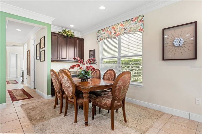 Image No.9-5 Bed Property for sale