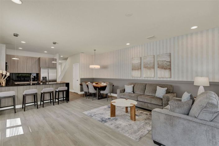 Image No.13-4 Bed Townhouse for sale