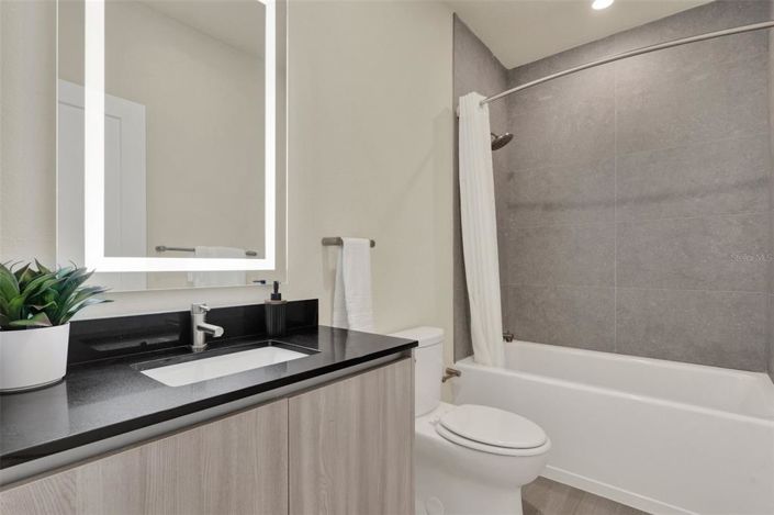 Image No.22-4 Bed Townhouse for sale