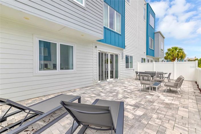 Image No.26-3 Bed Property for sale