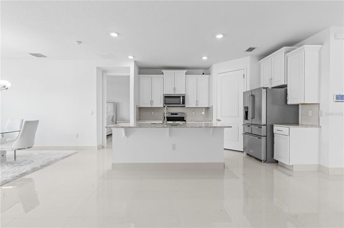 Image No.10-3 Bed Property for sale