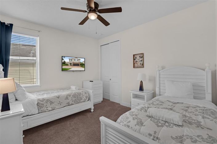 Image No.12-8 Bed Property for sale