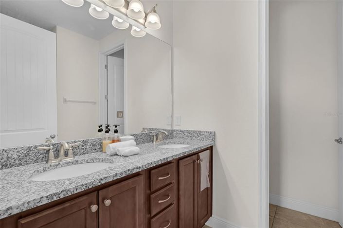 Image No.17-8 Bed Property for sale