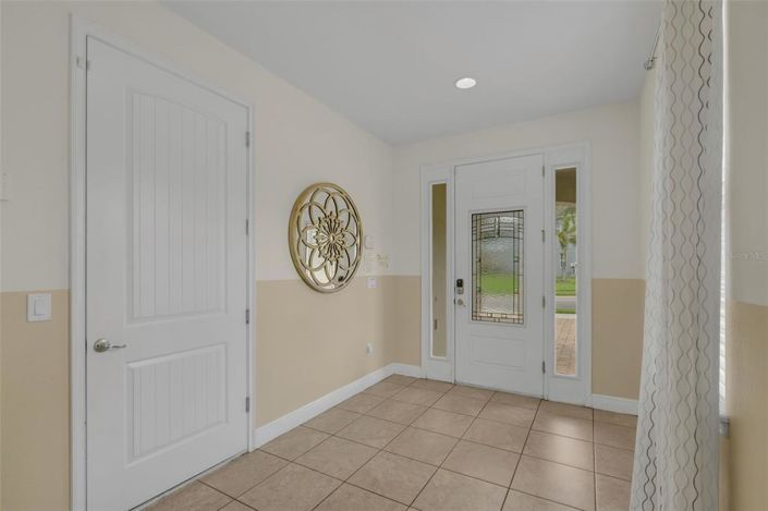 Image No.3-8 Bed Property for sale