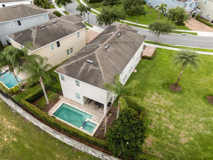 Image No.32-8 Bed Property for sale