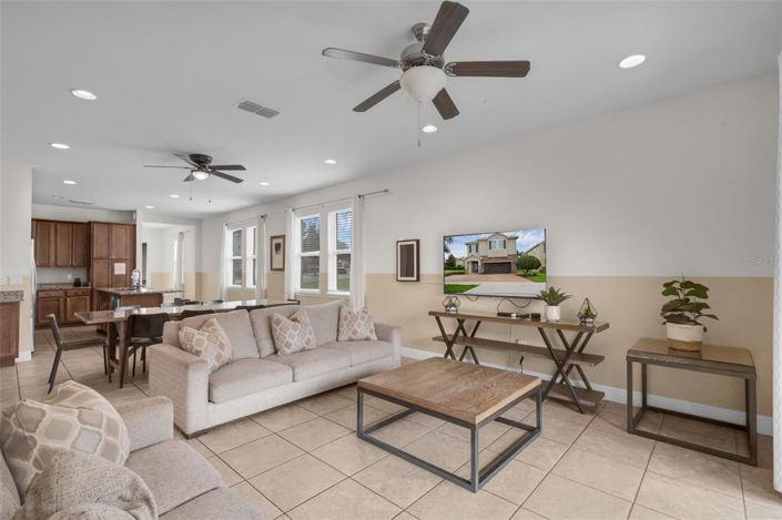 Image No.5-8 Bed Property for sale