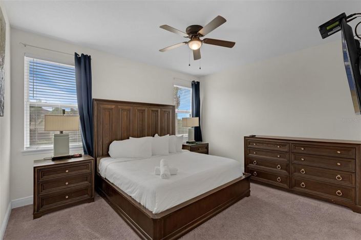 Image No.9-8 Bed Property for sale