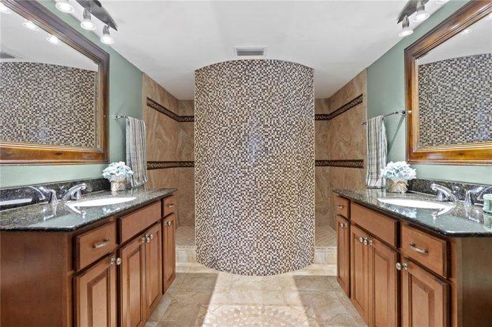 Image No.15-3 Bed Property for sale