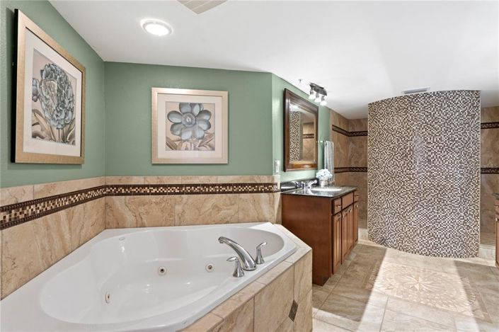 Image No.16-3 Bed Property for sale