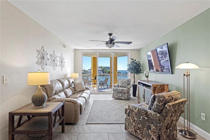 Image No.9-3 Bed Property for sale