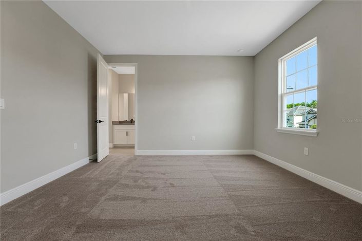 Image No.22-6 Bed Property for sale