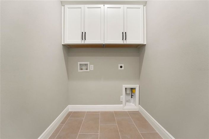 Image No.43-6 Bed Property for sale